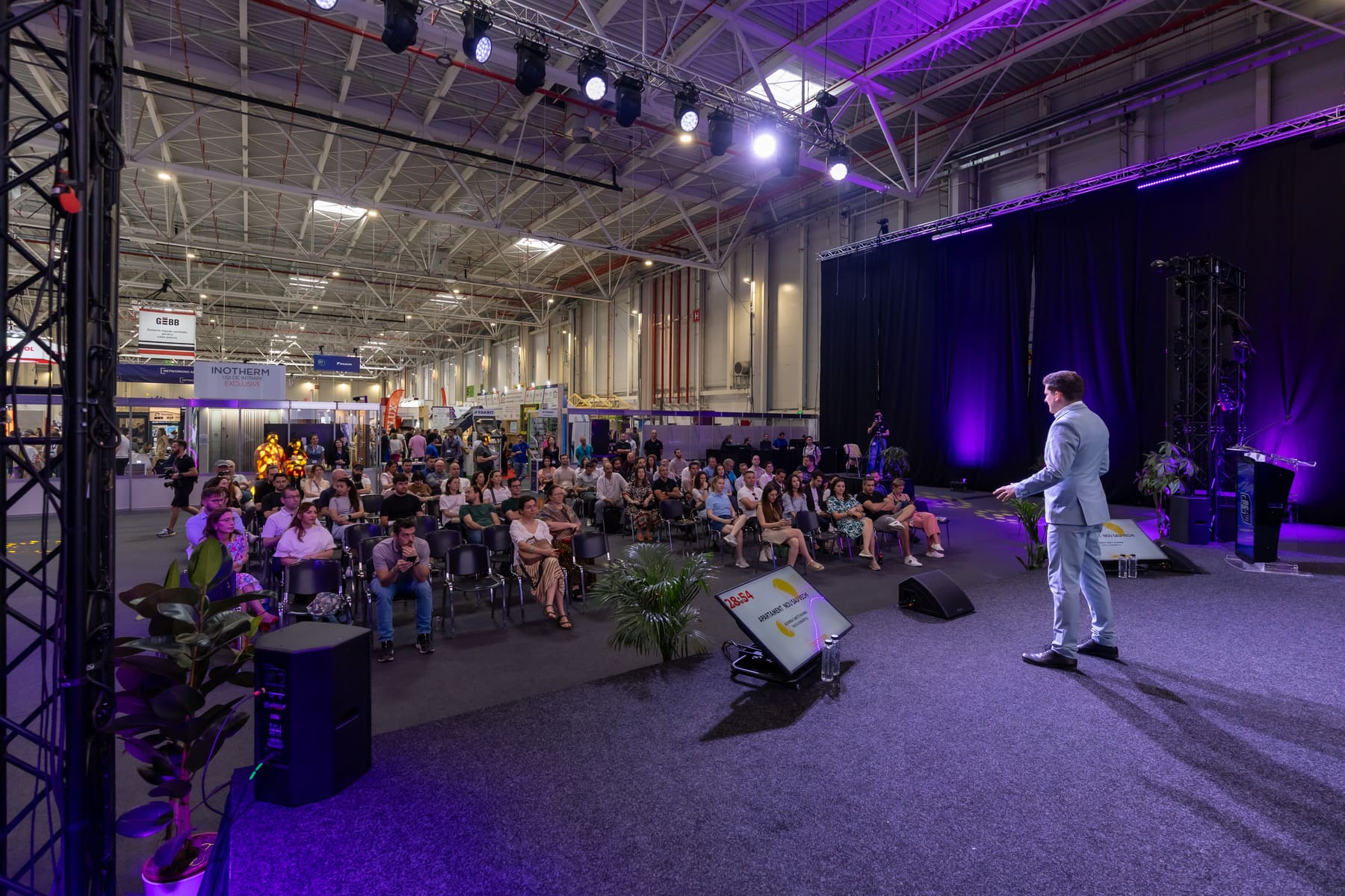 Atmosfera de la nZEB Expo, Romexpo București